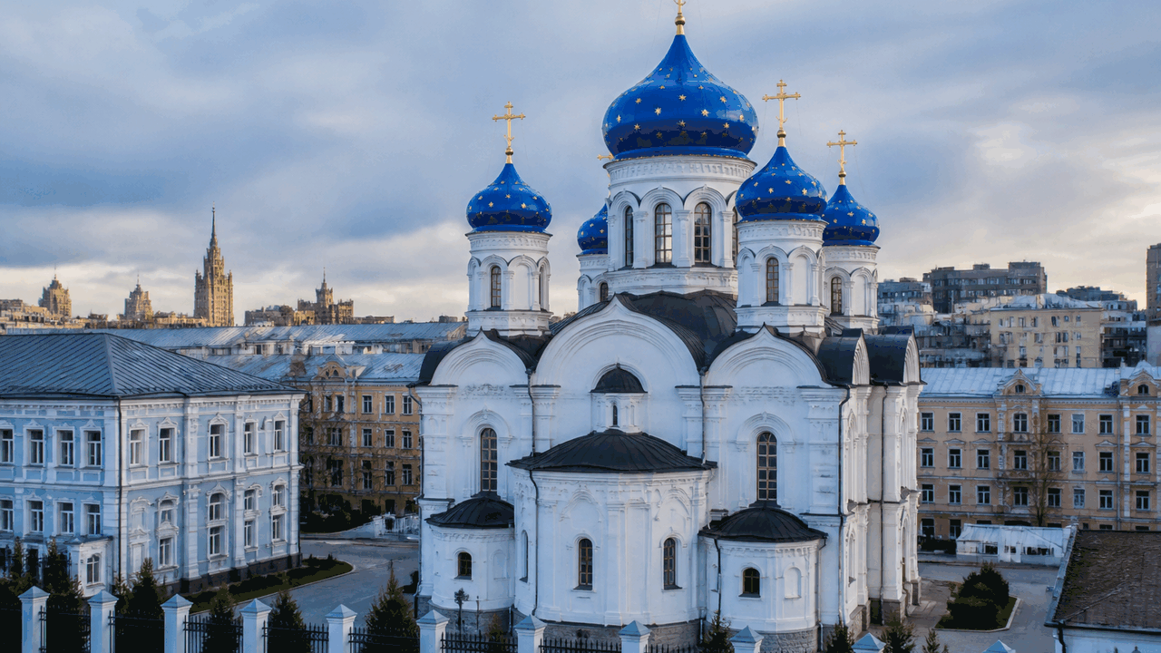 Патриарх Кирилл освятил Благовещенский храм в А...