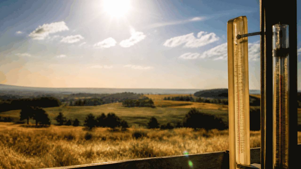 Некоторые регионы России окажутся в зоне европейской жары Синоптик Гидрометцентра Людмила Паршина сообщил...